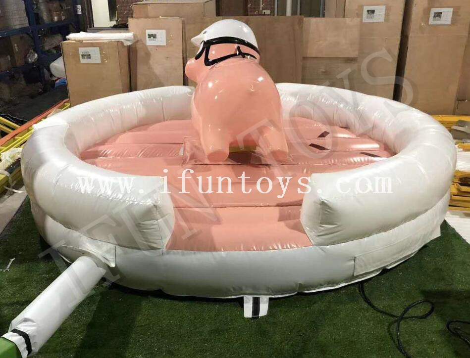 Interactive Inflatable Mechanical Pig / Mechanical Rides Slippery Pig with Inflatable Mattress