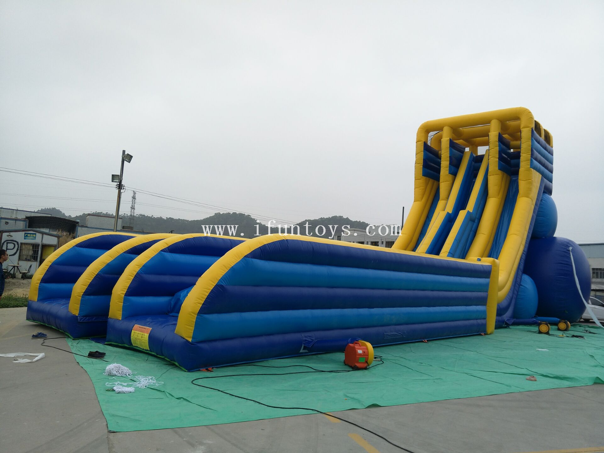 Amazing double lane free fall adult Inflatable Skyscraper Slide/ Giant Inflatable dry Slide /inflatable drop jumping slide for kids and adults